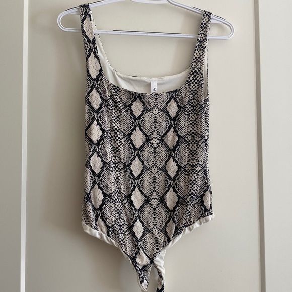 Snakeskin print bodysuit - Picture 1 of 3